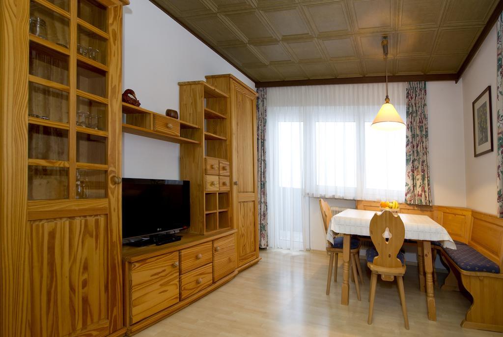 Tirolerhaus Apartment Walchsee Ruang foto