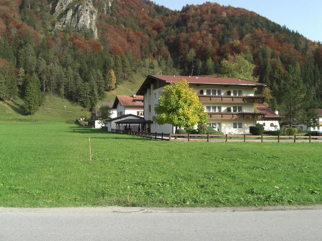 Tirolerhaus Apartment Walchsee Bagian luar foto