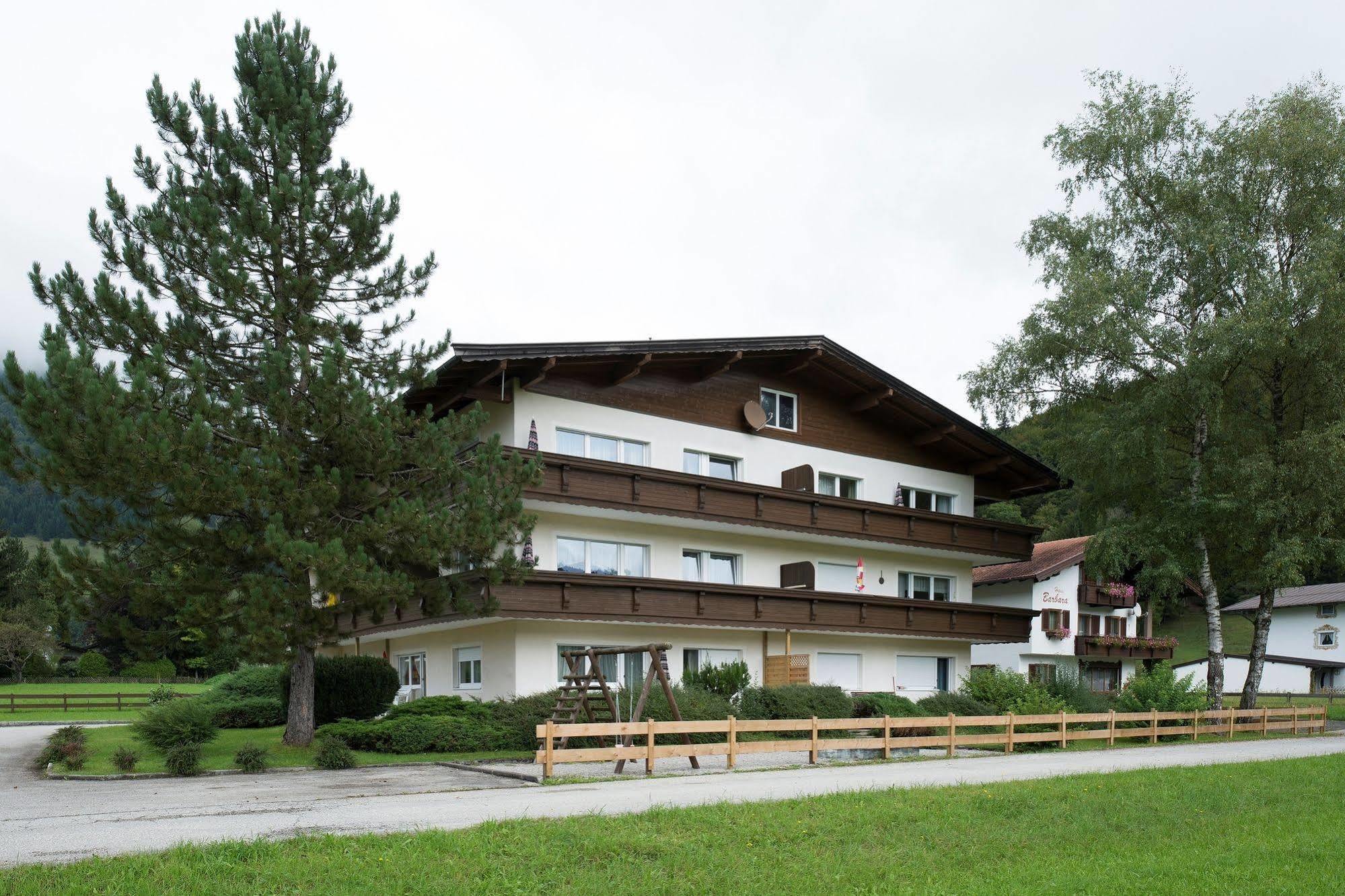 Tirolerhaus Apartment Walchsee Bagian luar foto